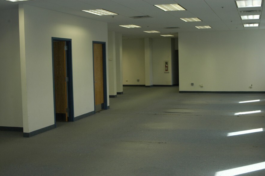 More Photos Of 290 Chestnut St, Newark Office For Sale