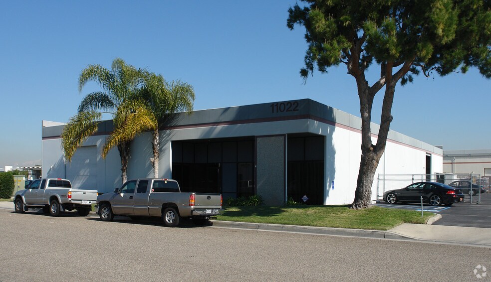 Primary Photo Of 11022 Via El Mercado, Los Alamitos Manufacturing For Lease