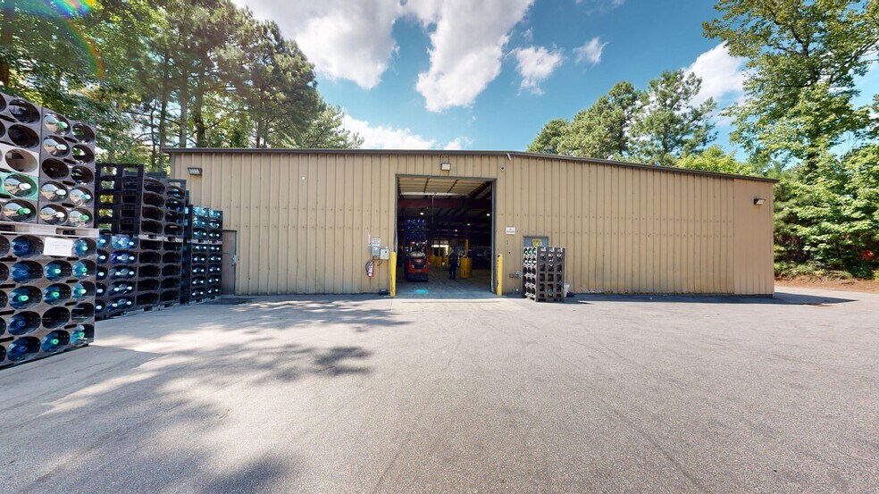 More Photos Of 5921 Triangle Dr, Raleigh Warehouse For Lease