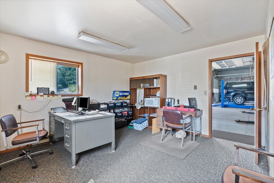 More Photos Of 214 N Commerce St, Cedar Grove Auto Repair For Sale