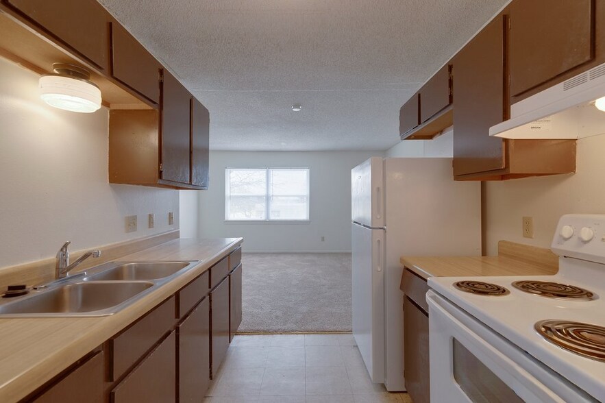 More Photos Of 225 E Hickory St, Hesston Apartments For Sale