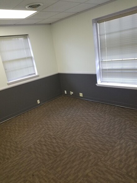 More Photos Of 1807 4th Corso, Nebraska City Office For Lease