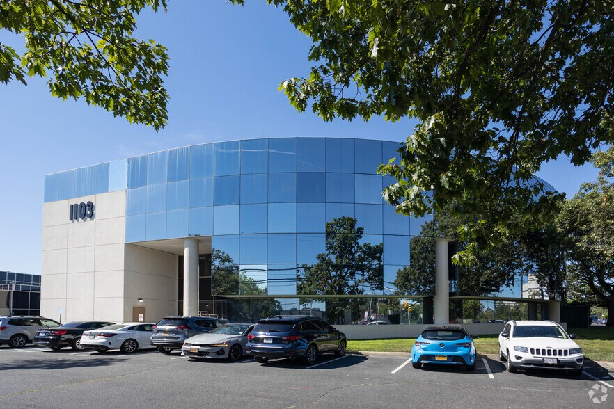 More Photos Of 1103 Stewart Ave, Garden City Medical For Lease