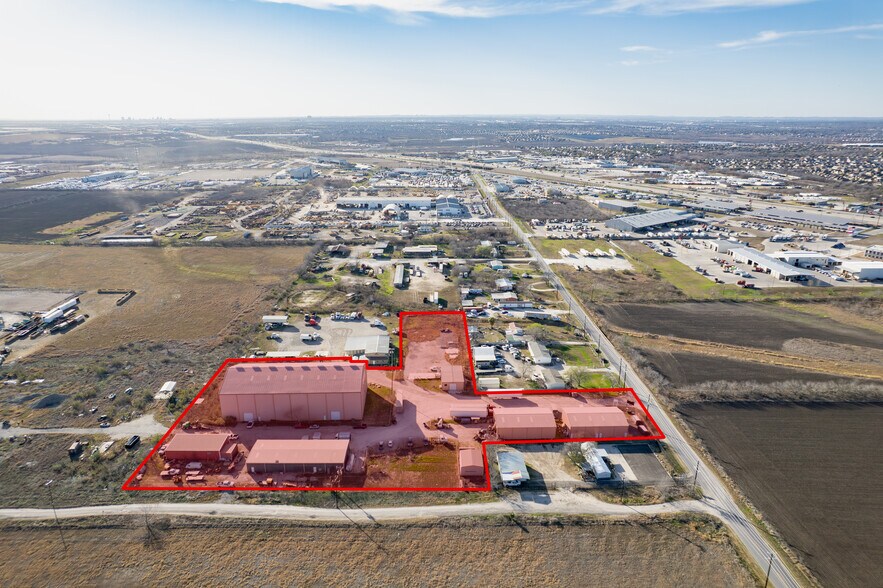 More Photos Of 9092 Green Rd, Converse Unknown For Lease