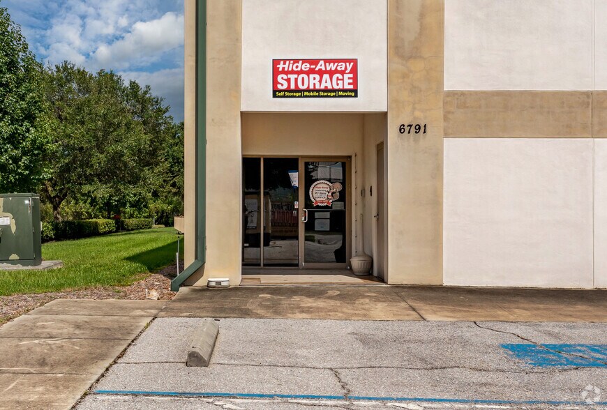 More Photos Of 6791 28th St Cir E, Sarasota Warehouse For Lease