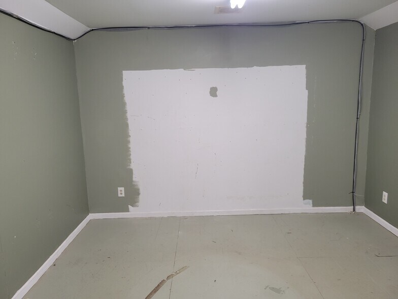 More Photos Of 1418 State Route 302, Middletown Freestanding For Sale