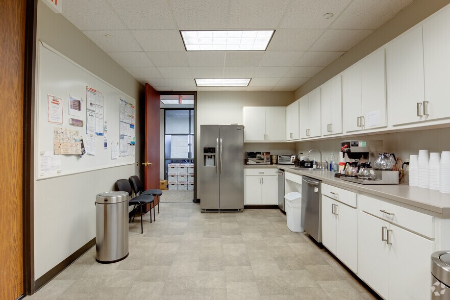More Photos Of 2431 E 61st St, Tulsa Office For Lease