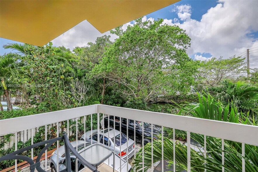 More Photos Of 12085 W Dixie Hwy, North Miami Multifamily For Sale