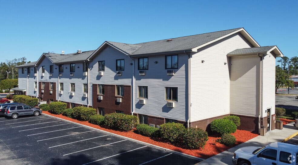 More Photos Of 3604 Market St, Wilmington Hotel For Sale