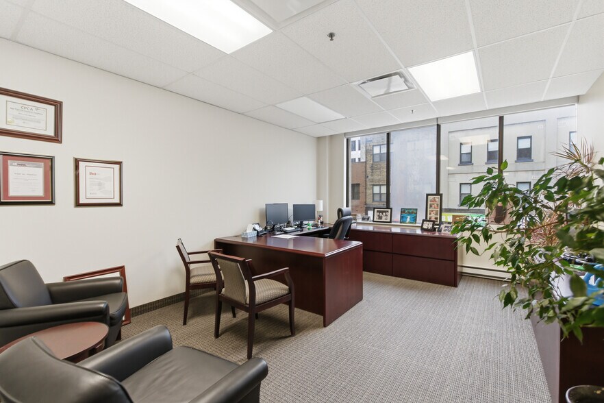 More Photos Of 17 King St E, Oshawa Storefront Retail Office For Lease