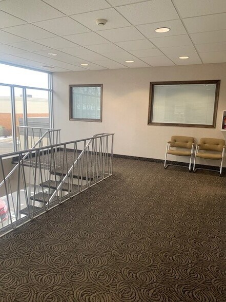 More Photos Of 1589-1601 Hwy 7, Hopkins Unknown For Lease