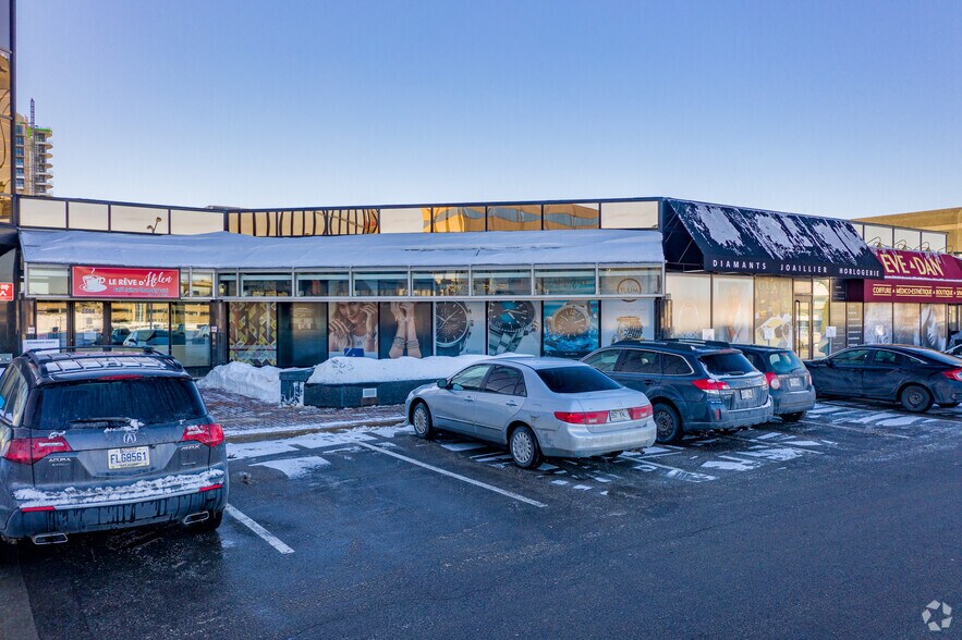More Photos Of 2500 Boul Daniel-Johnson, Laval Office For Lease