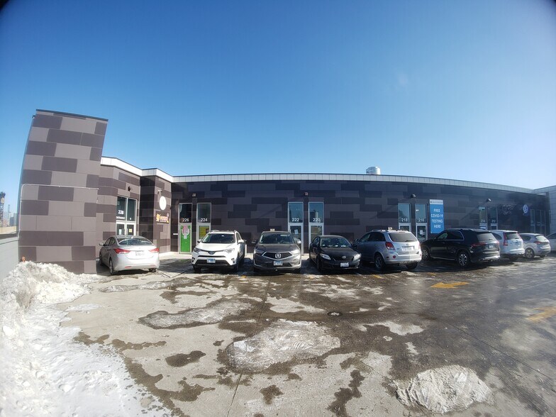 More Photos Of 2252 S Canal St, Chicago Storefront For Lease