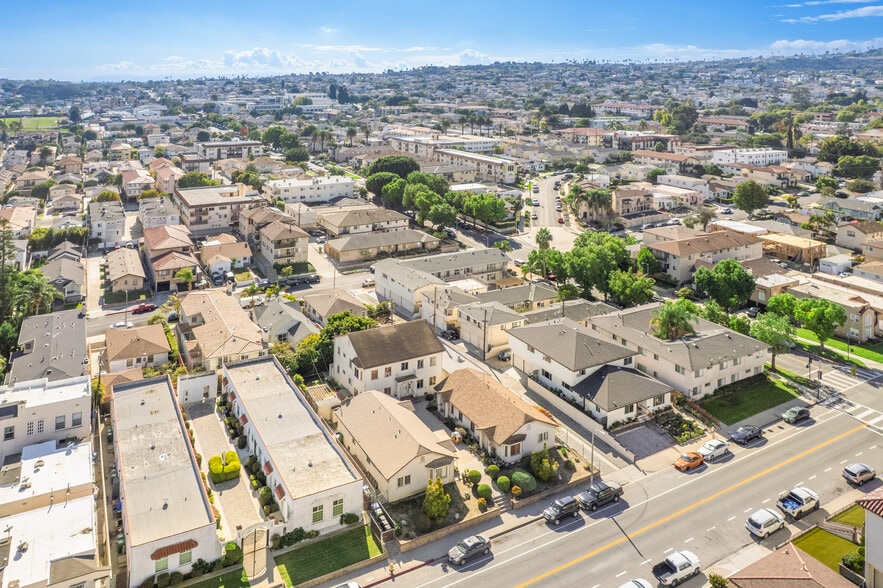 More Photos Of 985 W 9th St, San Pedro Apartments For Sale