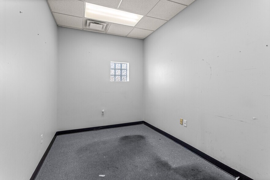 More Photos Of 18917 Joy Rd, Detroit Medical For Sale