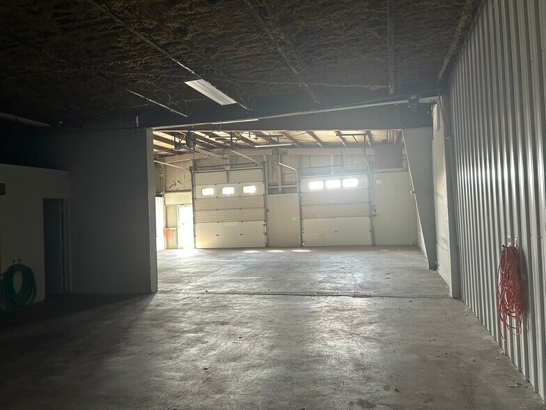 More Photos Of 3499 E Main St, Kalamazoo Auto Repair For Sale