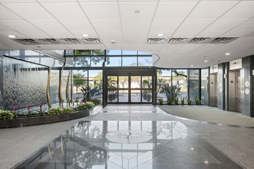 More Photos Of 18167 US Highway 19 N, Clearwater Office For Lease