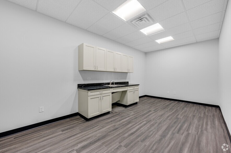 More Photos Of 3441 Halifax St, Dallas Unknown For Lease