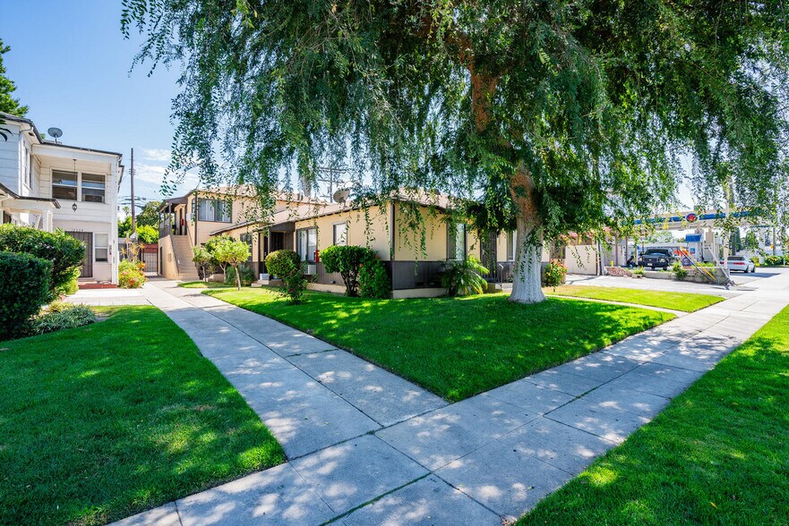 More Photos Of 12036 Magnolia Blvd, Valley Village Apartments For Sale