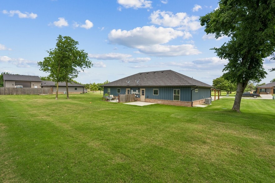 More Photos Of 11514-11529 Cottage Ln, Jones Apartments For Sale