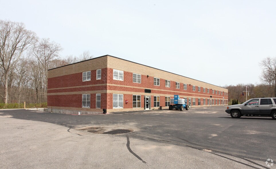 More Photos Of 185 S Broad St, Pawcatuck Office For Lease