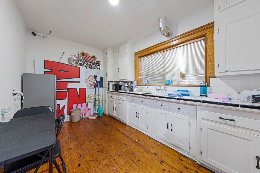 More Photos Of 1618 Pecan Blvd, McAllen General Retail For Sale
