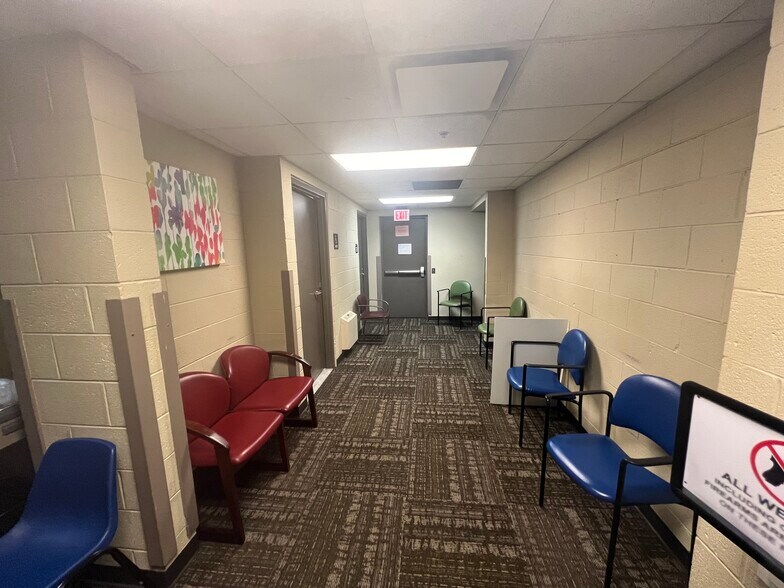 More Photos Of 60 E Warren Ave, Detroit Medical For Lease