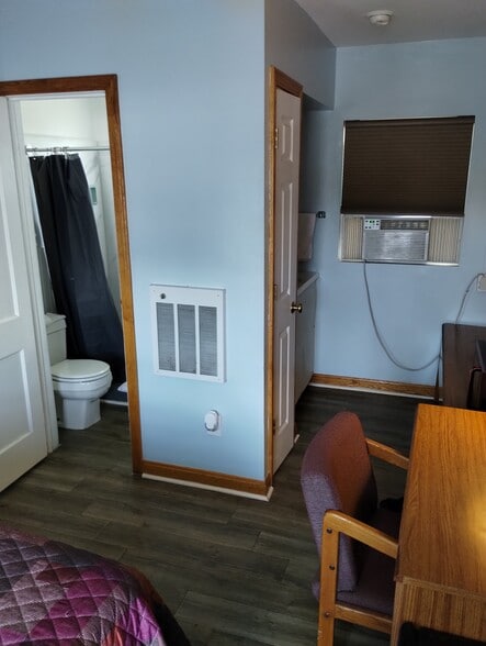 More Photos Of 3107 W Lake Rd, Erie Hotel For Sale