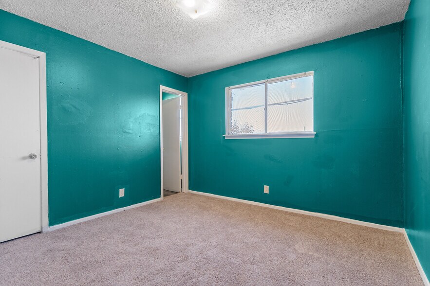 More Photos Of 7678 W US Highway 90, San Antonio Apartments For Sale