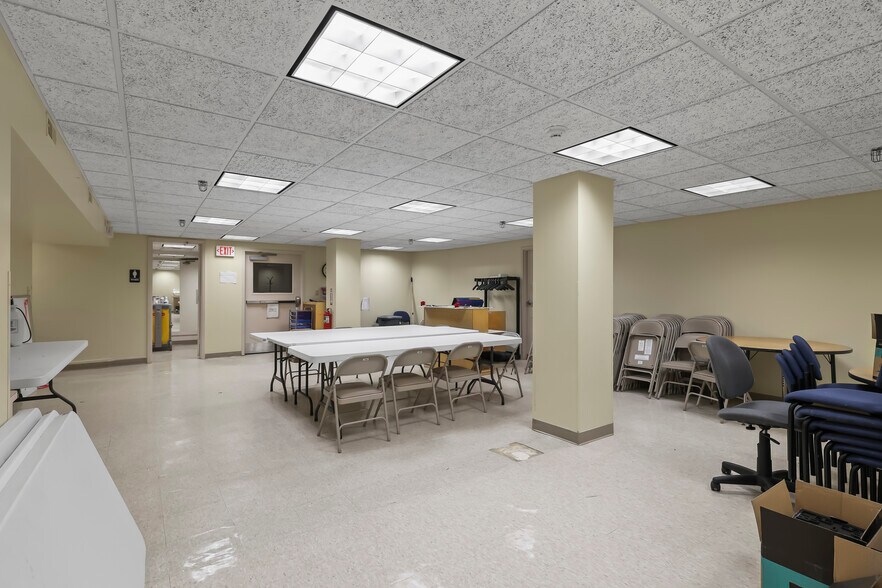 More Photos Of 1631 Main St, Niagara Falls Industrial For Sale