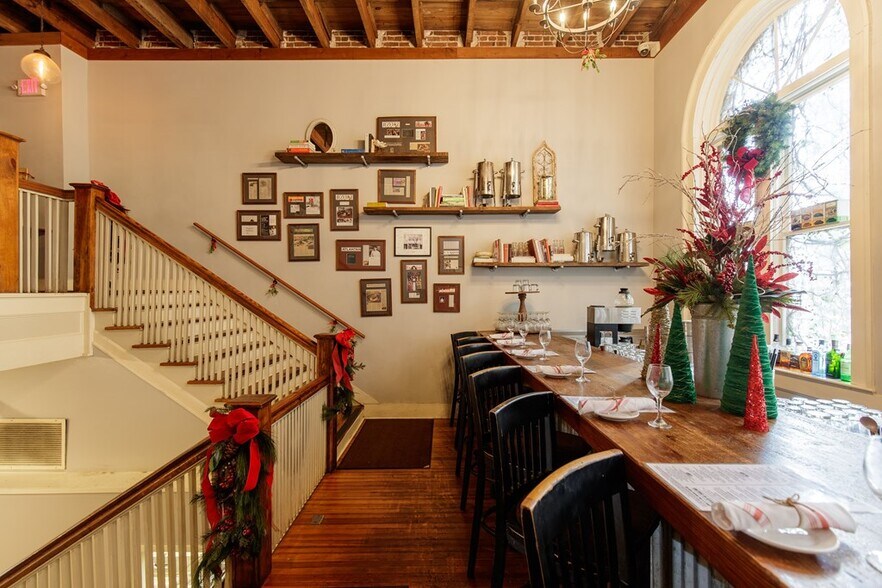 More Photos Of 132 N Patterson St, Valdosta Restaurant For Sale