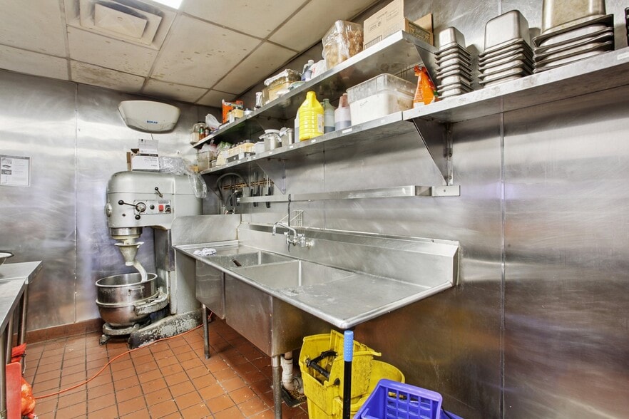 More Photos Of 3480-3496 W 32nd Ave, Denver Restaurant For Lease