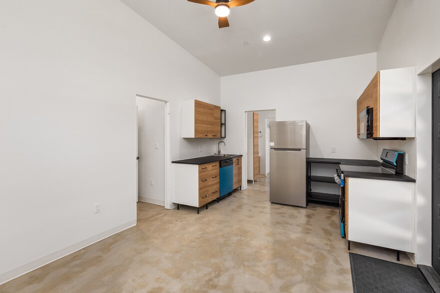 More Photos Of 18093 Lasso Loop, Penn Valley Apartments For Sale