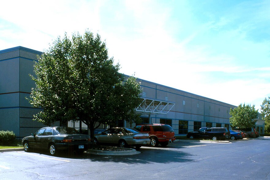 More Photos Of 2500 W Bradley Pl, Chicago Unknown For Lease