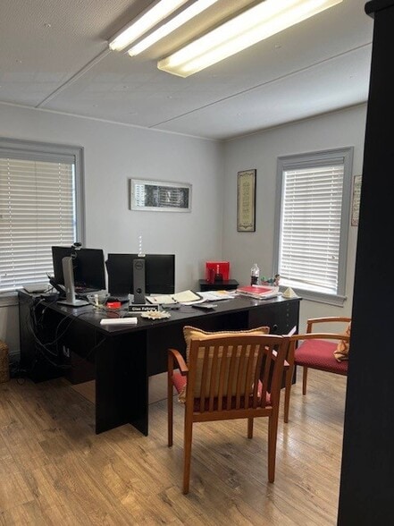 More Photos Of 1747-1749 Oxmoor Rd, Birmingham Office For Sale