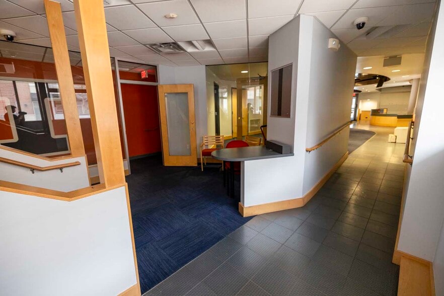 More Photos Of 602 E Green St, Champaign Storefront Retail Office For Lease