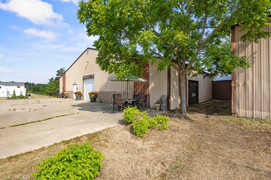 More Photos Of 3298 5th Ln, Oxford Warehouse For Sale