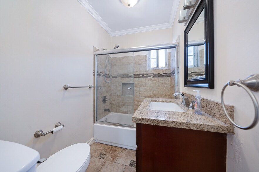 More Photos Of 2014-2016 Peyton Ave, Burbank Apartments For Sale