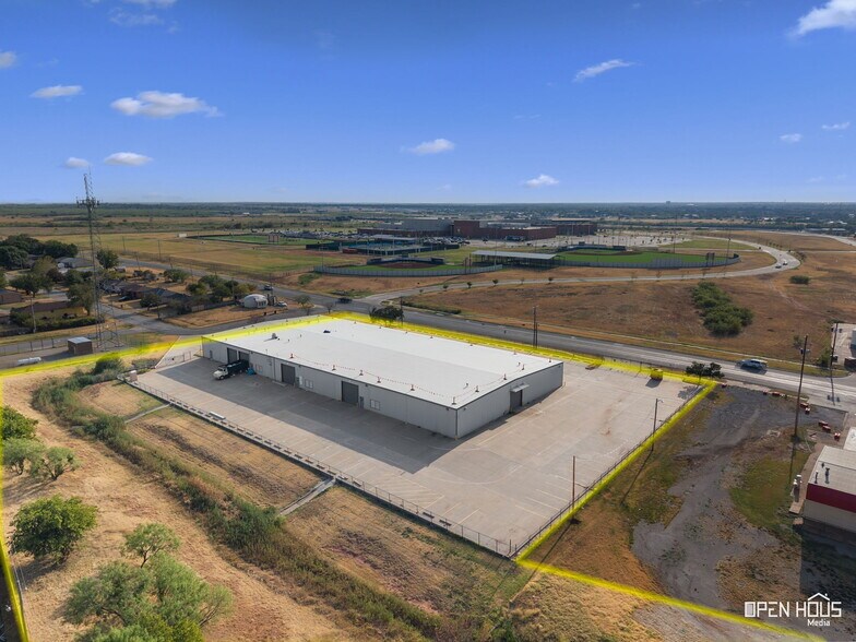Primary Photo Of 2701 Southridge Dr, Wichita Falls Distribution For Lease