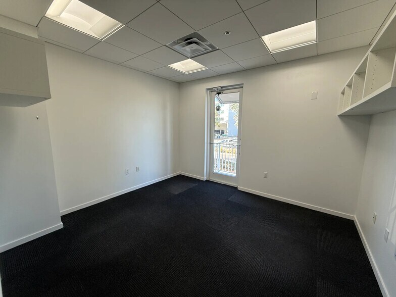 More Photos Of 1348-1358 Fruitville Rd, Sarasota Office Residential For Sale