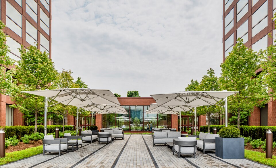 More Photos Of 201 W Big Beaver Rd, Troy Office For Lease