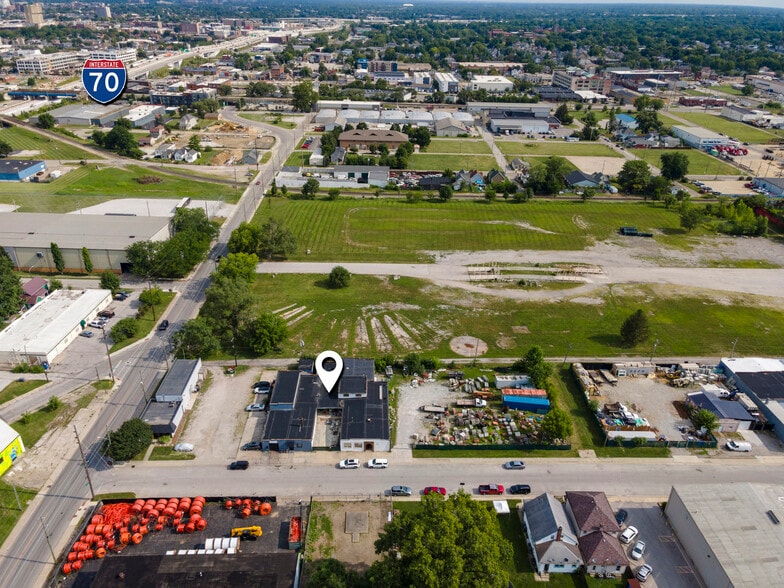 More Photos Of 1122 Deloss St, Indianapolis Warehouse For Sale