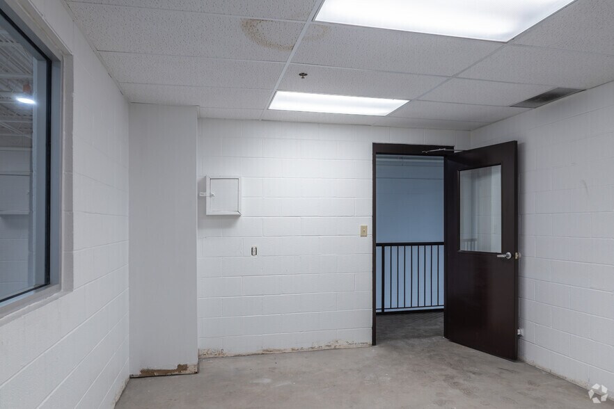 More Photos Of 3201 N Ridge Rd E, Ashtabula Freestanding For Lease