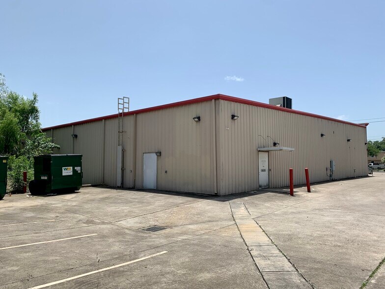 More Photos Of 6703 Telephone Rd, Houston Freestanding For Lease