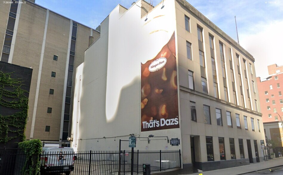 More Photos Of 515 N Dearborn St, Chicago Office For Sale