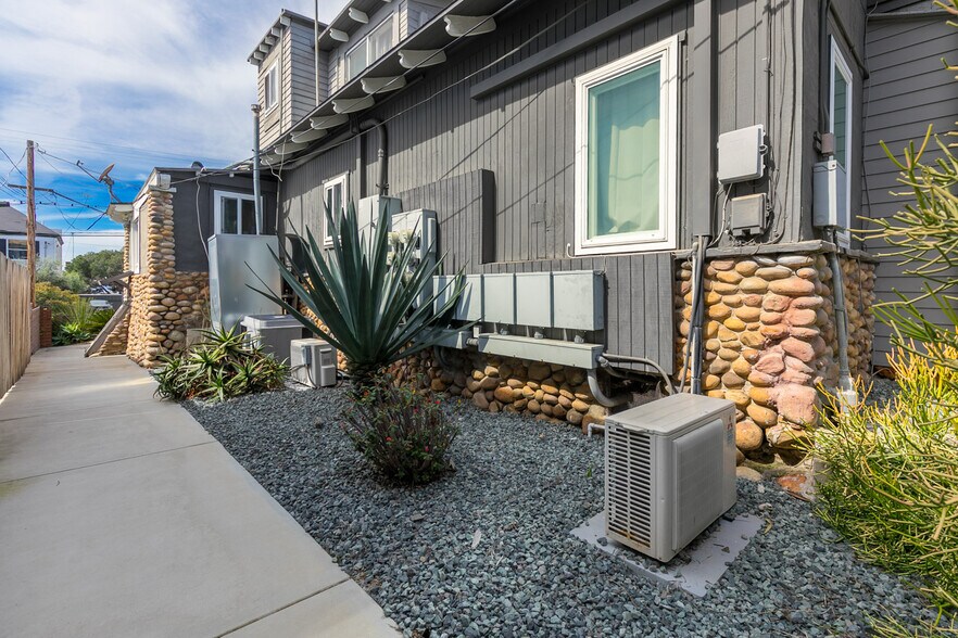 More Photos Of 2141 Front St, San Diego Apartments For Sale