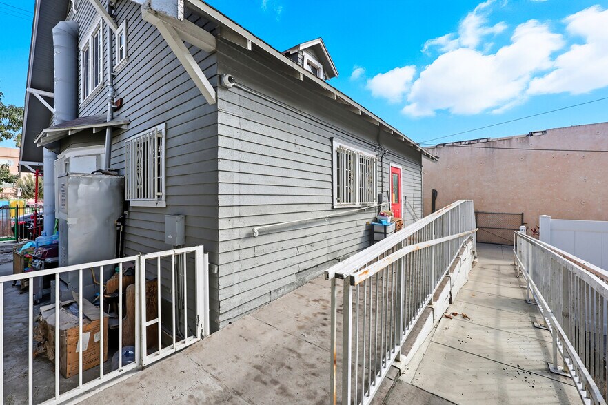 More Photos Of 522 W VERNON Ave, Los Angeles Daycare Center For Sale