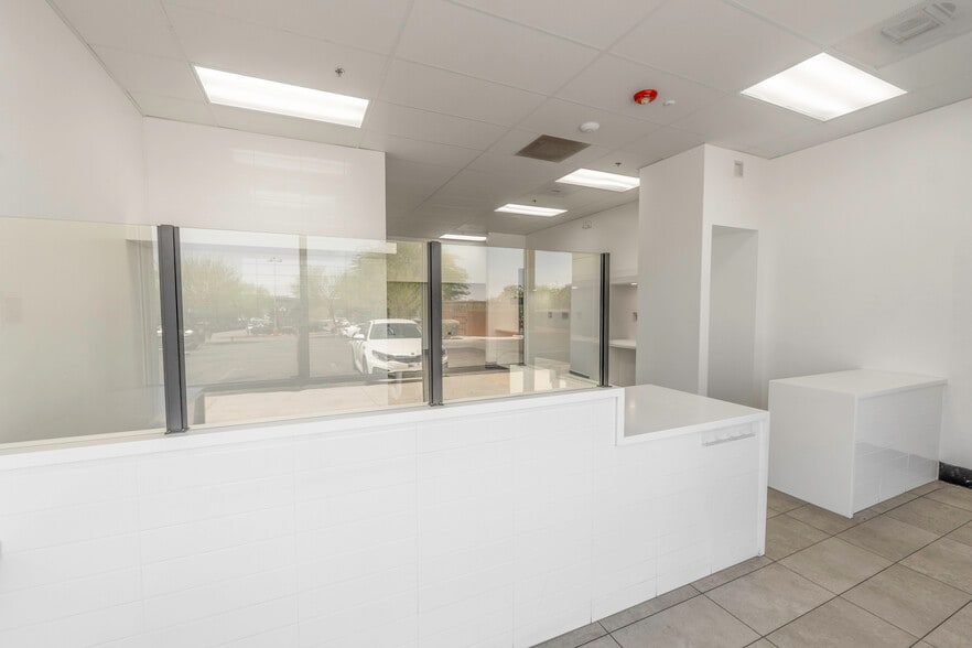 More Photos Of 12274 Palmdale Rd, Victorville Storefront For Lease