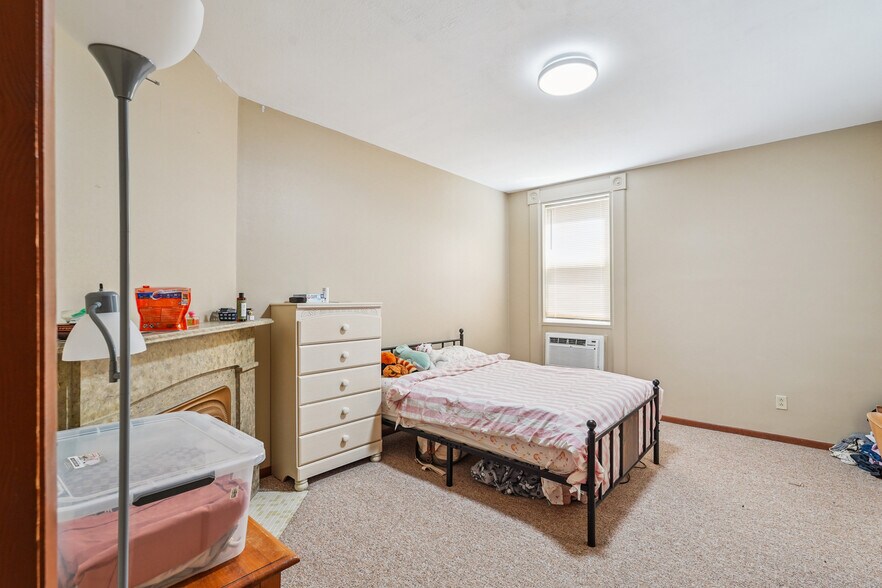 More Photos Of 920 High St, Grinnell Apartments For Sale