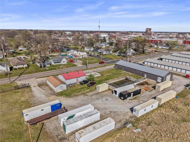 More Photos Of 305 S Joplin St, Pittsburg Warehouse For Sale